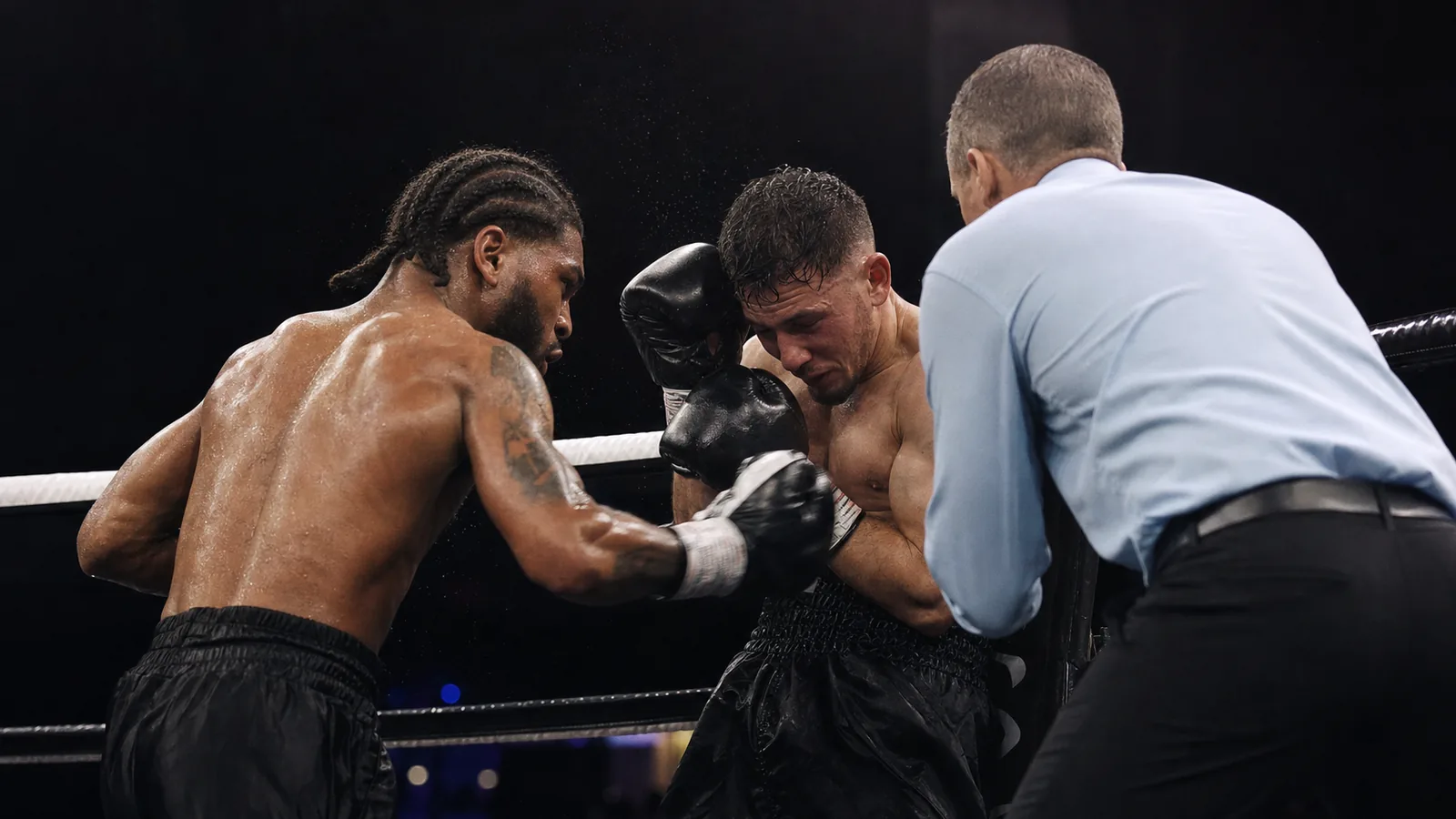 Abdullah Mason vs Albert Bell: stoppage debate