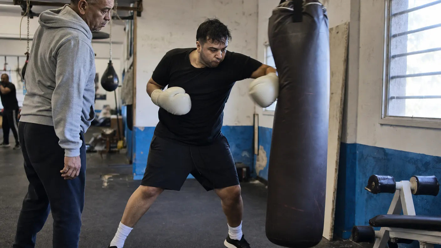 How to Throw a Pivot Hook in Boxing
